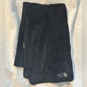 Fleece The North Face Scarf.